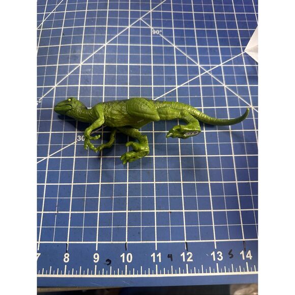 Jurassic World Fallen Kingdom VELOCIRAPTOR poseable dinosaur action figure Attac - Picture 5 of 5